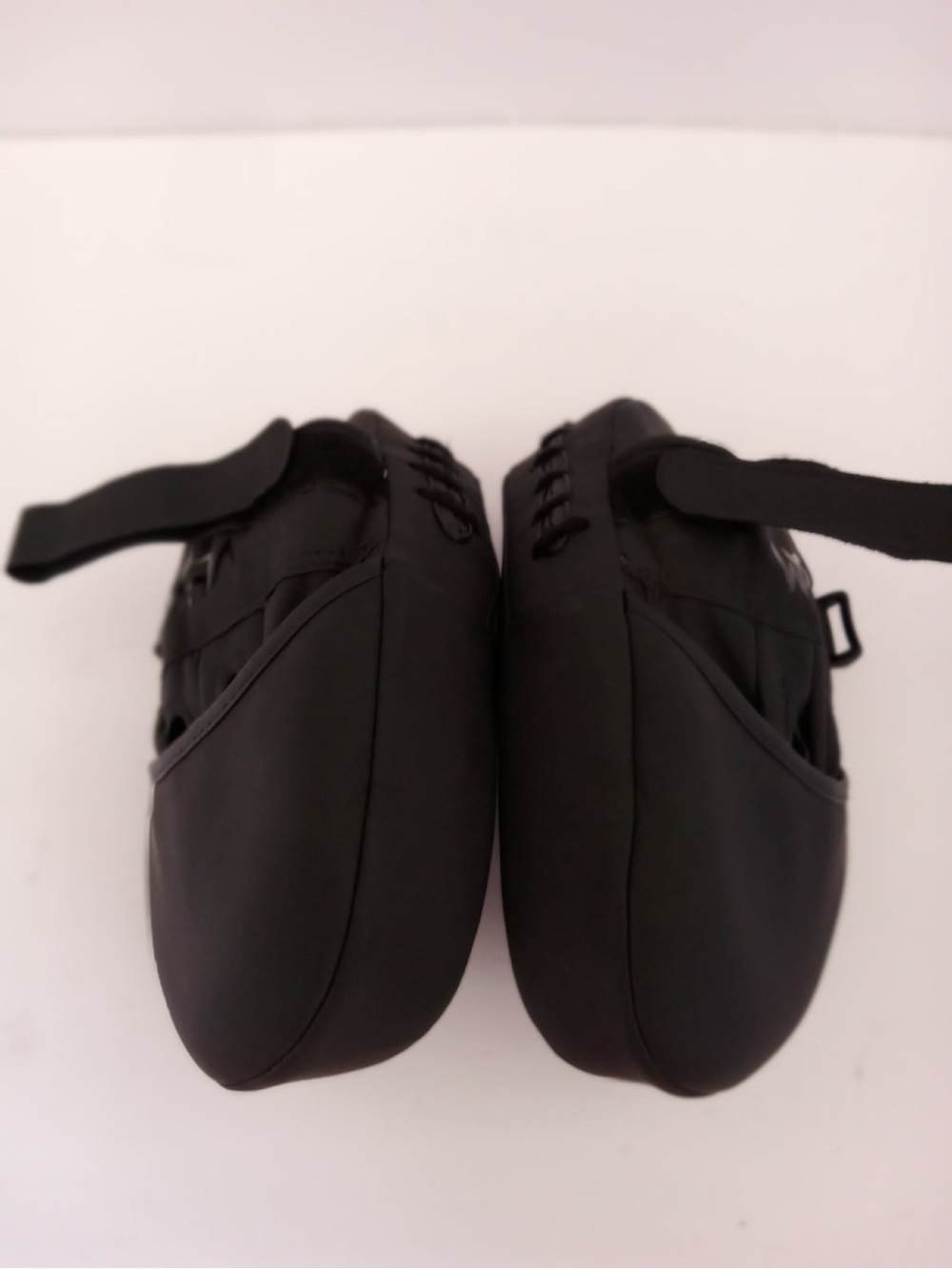 Venum Boxing Focus Mitts MMA Training Pads Black